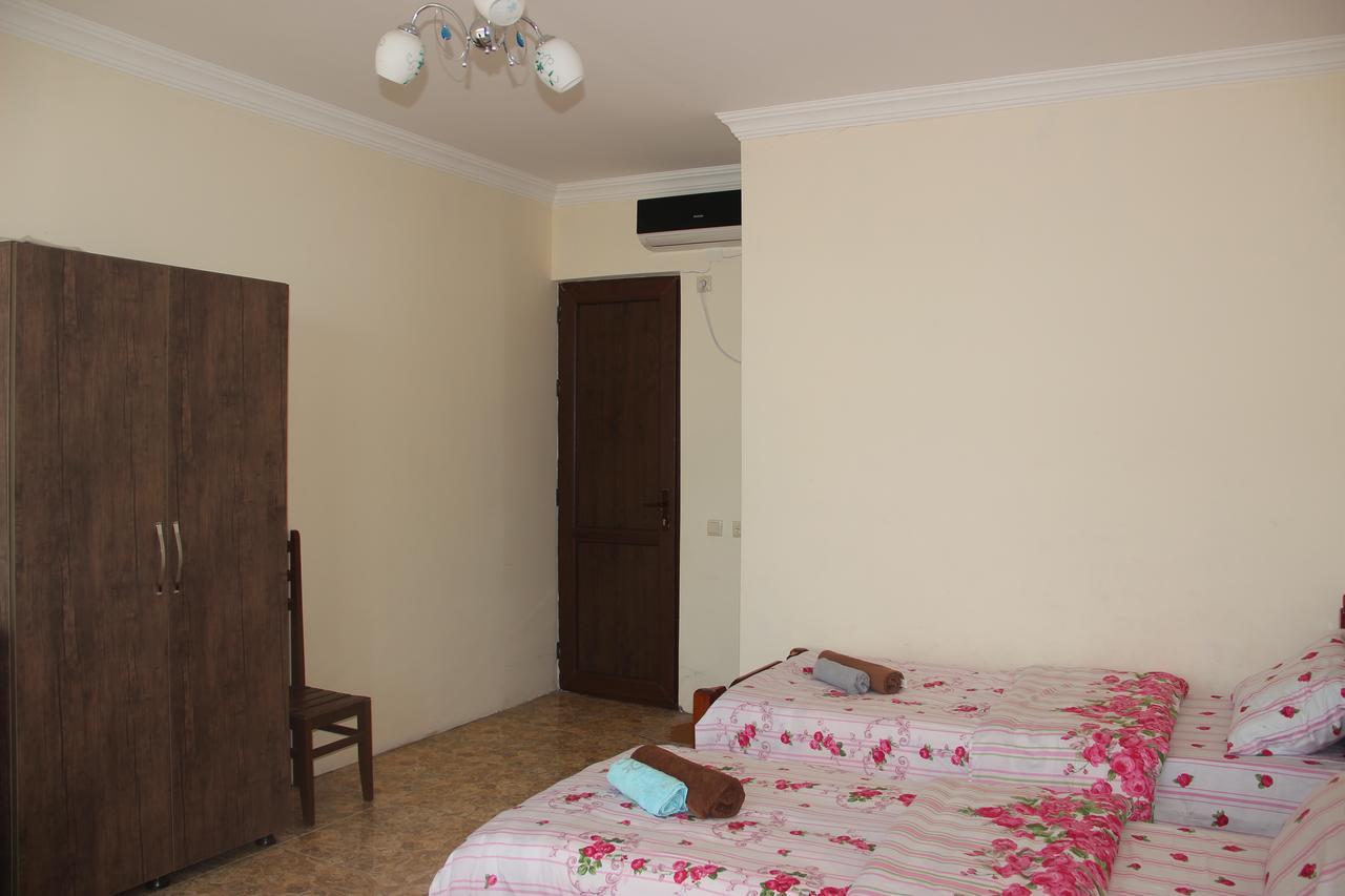 Badu Guest House Квариати Екстериор снимка