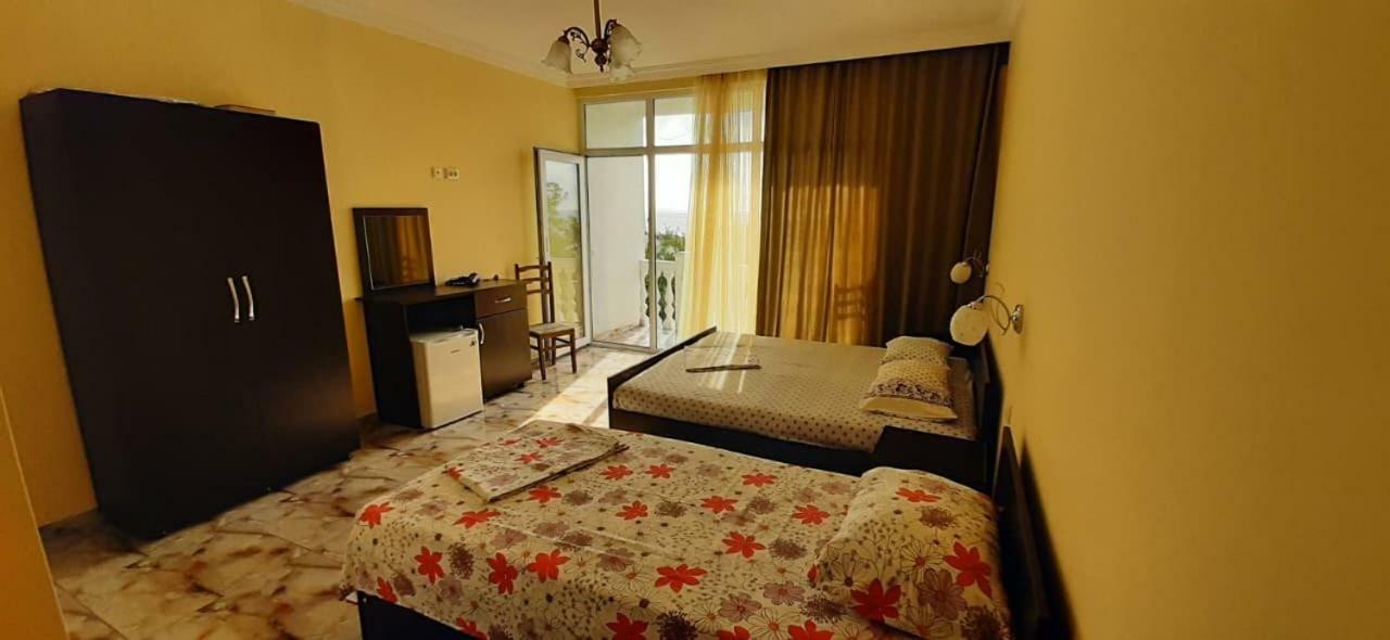 Badu Guest House Квариати Екстериор снимка