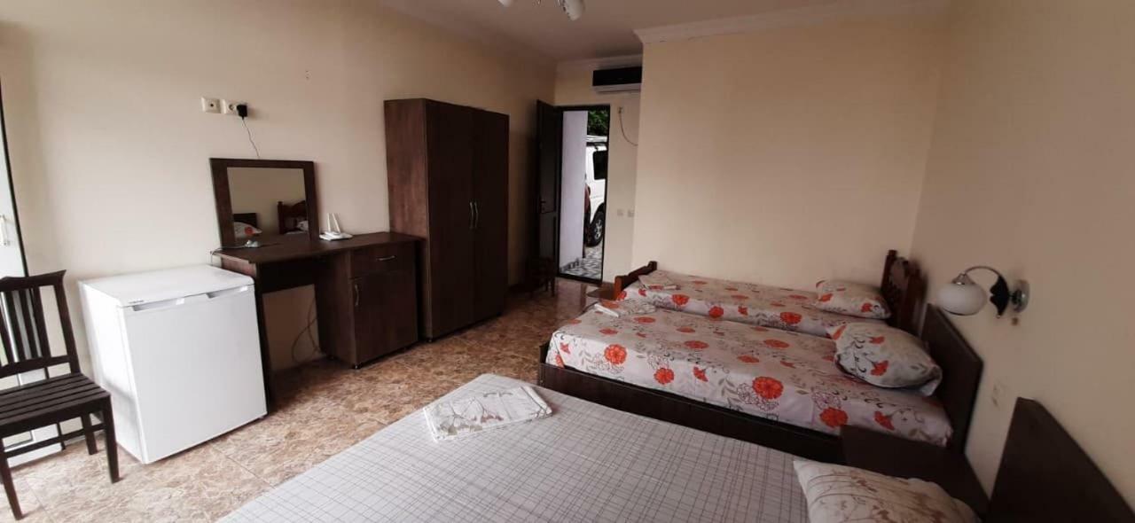 Badu Guest House Квариати Екстериор снимка